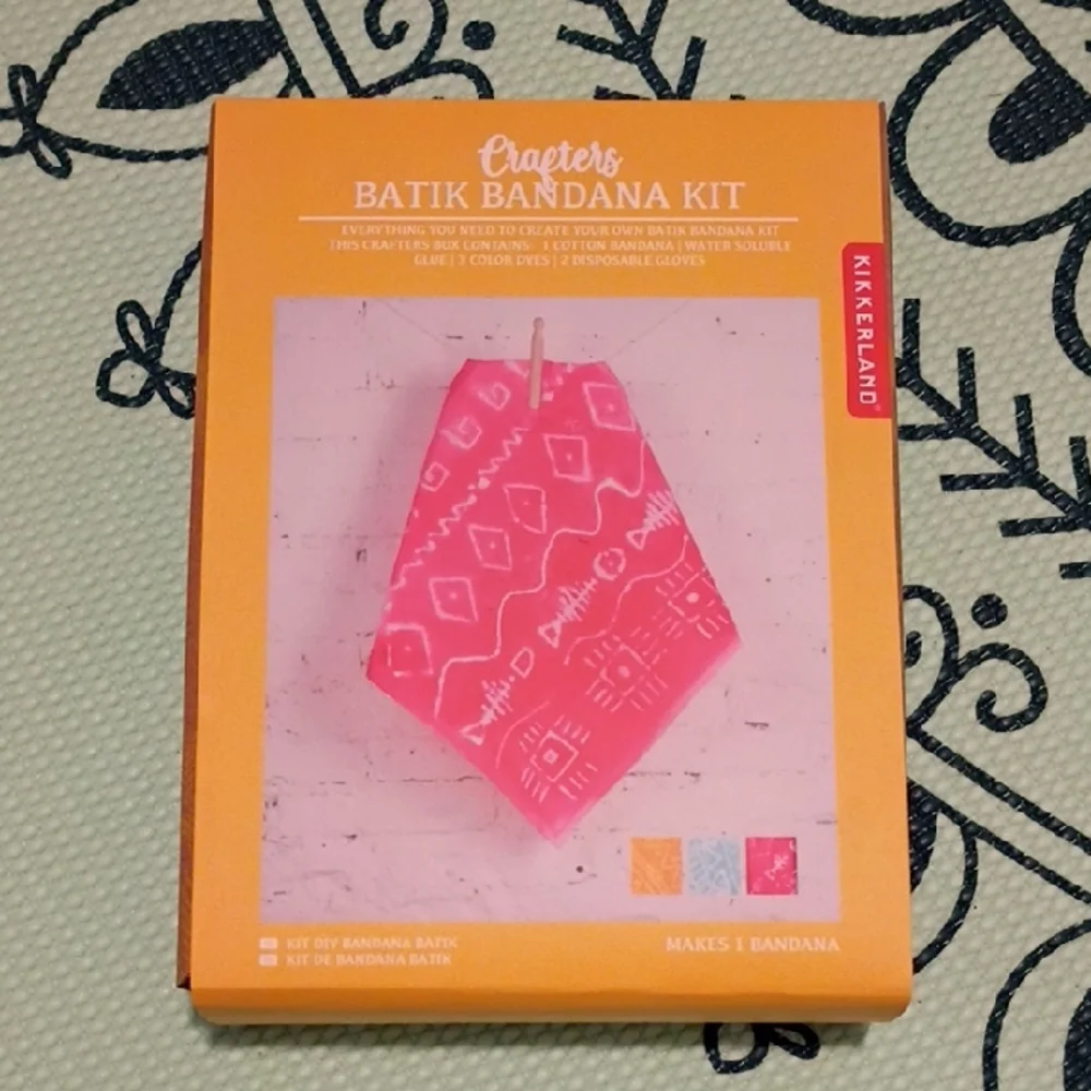 Kikkerland Batik Bandana Kit